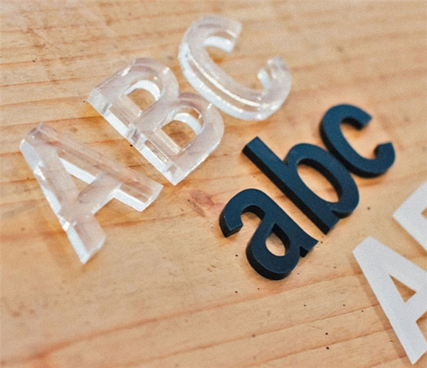 Letras totalmente personalizadas en medida y color